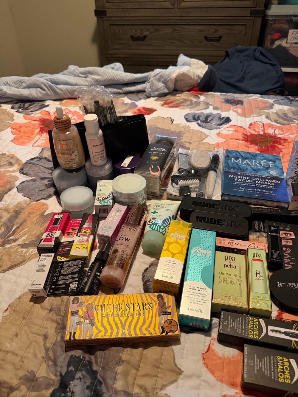 HUGE NEW Beauty Bundle Benefit IT Laconia NUDEStix Peach Slices Pixi Laneige - Picture 5 of 5